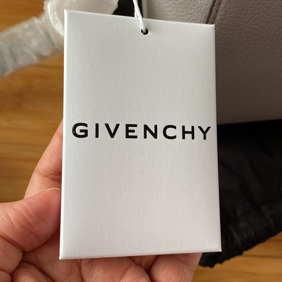 Givenchy Antigona Bag - Picture 10 of 12